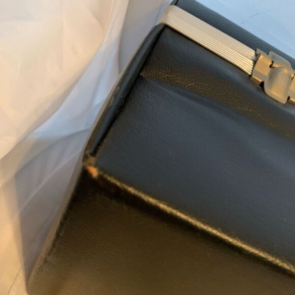 30 Cassette Tape Black Faux Leather Case - Picture 6 of 12